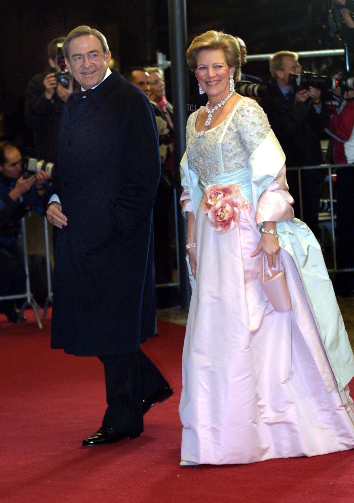 Greek King Constantijn and Princess Annemarie of Denmark arrive at the Royal Palace January 31, 2002 in Amsterdam, Netherlands for a dinner party hosted by Dutch Crown Prince Willem Alexander and Argentine Maxima Zorreguieta