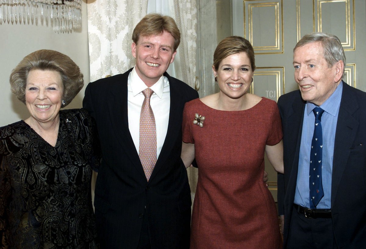 Dutch Queen Beatrix, Crownprince Willem Alexander, Maxima Zorregiueta and Prince Claus pose for photographers prior the announcement of the engagement of the crownprince and Argentinian Maxima, at the royal palace Noordeinde in The Hague 30 March 2001