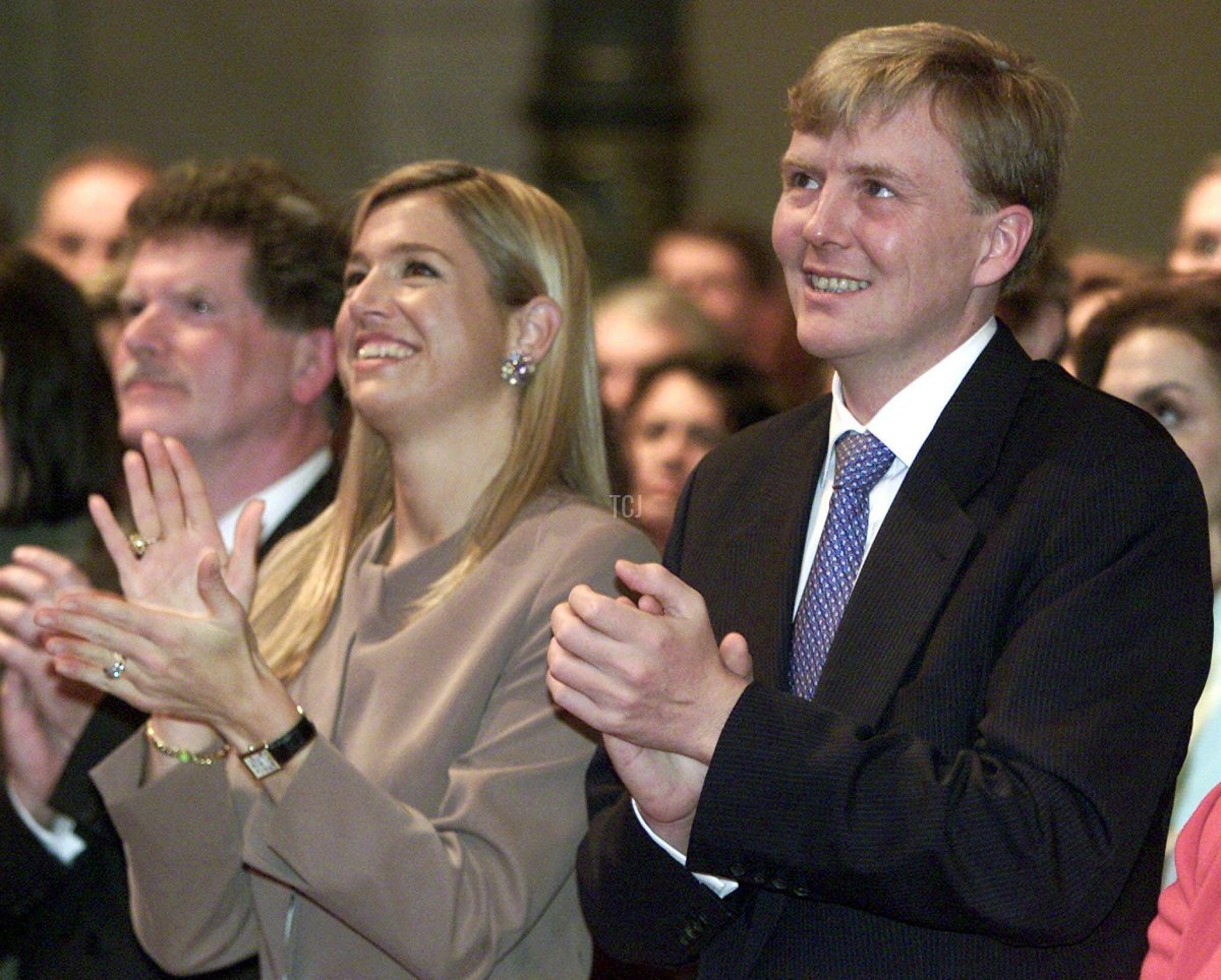 Dutch Crown Prince Willem-Alexander (R) and his Argentine fiancee Maxima Zorreguieta applaud at a luncheon concert at the Concertgebouw, Concert Building, in Amsterdam, February 1, 200