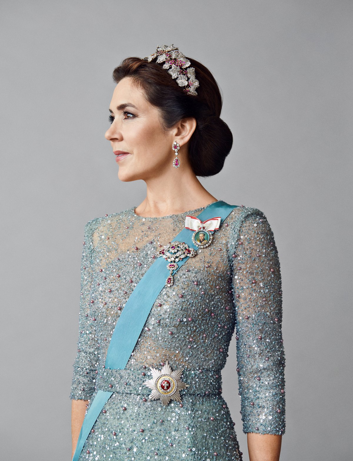New gala portraits of Crown Prince Frederik and Crown Princess Mary, published February 2022