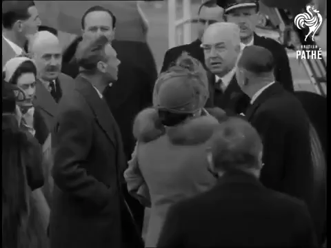 Princess Elizabeth and Prince Philip leave for their tour, 1952