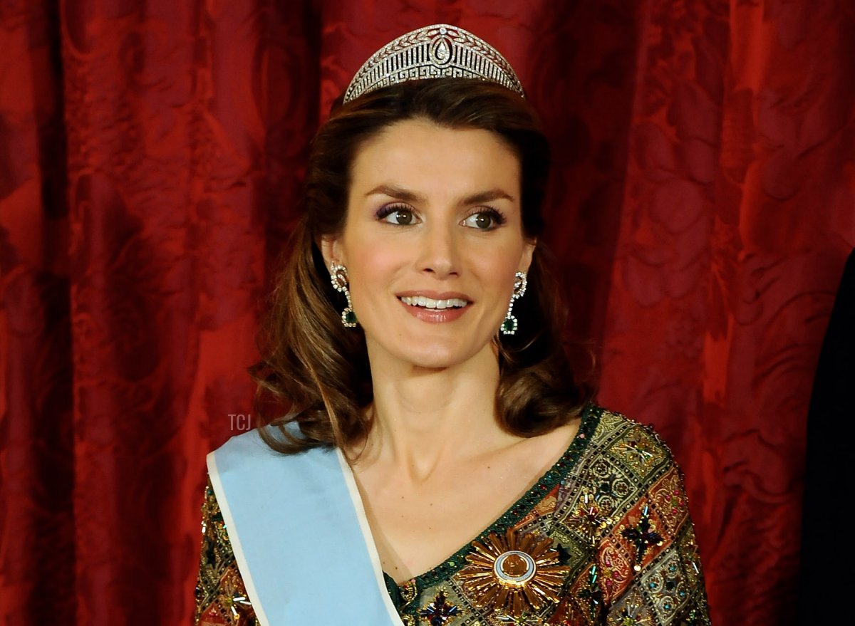 Princess Letizia of Spain attends a Gala Dinner honouring Argentine President Cristina Fernandez de Kirchner, at The Royal palace on February 09, 2009 in Madrid, Spain