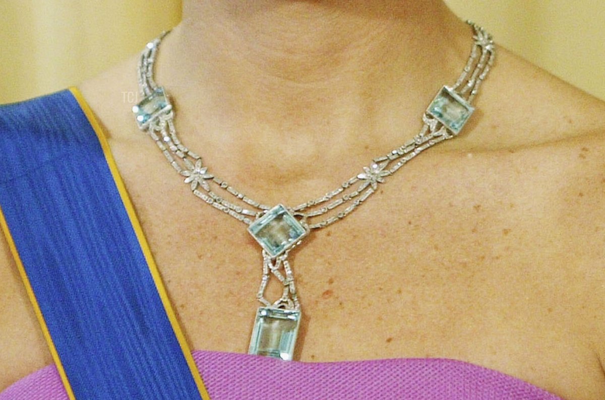 Dutch Princess Maxima poses in a group photo with the Grand Duke of Luxemburg at the Noordeinde Palace in The Hague, the Netherlands April 24, 2006