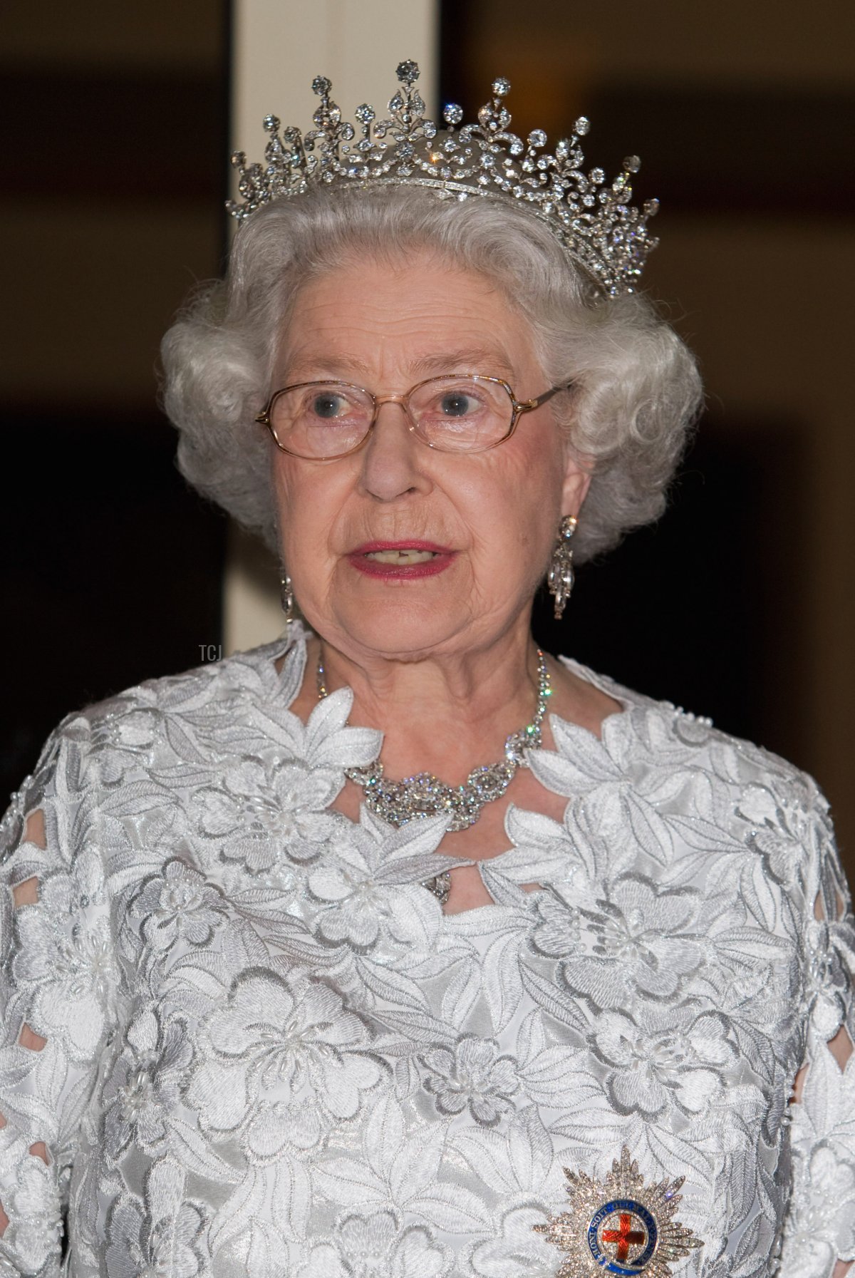 Queen Elizabeth II arrives at the Serena Hotel for The Queen's Banquet for Commonwealth Heads of Government on November 23, 2007 in Kampala, Uganda