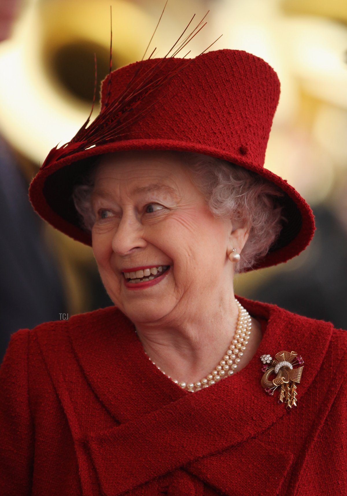 Queen Elizabeth II arrives to greet the Emir of Qatar, Sheikh Hamad bin Khalifa al Thani to her Windsor residence on October 26, 2010 in Windsor, England