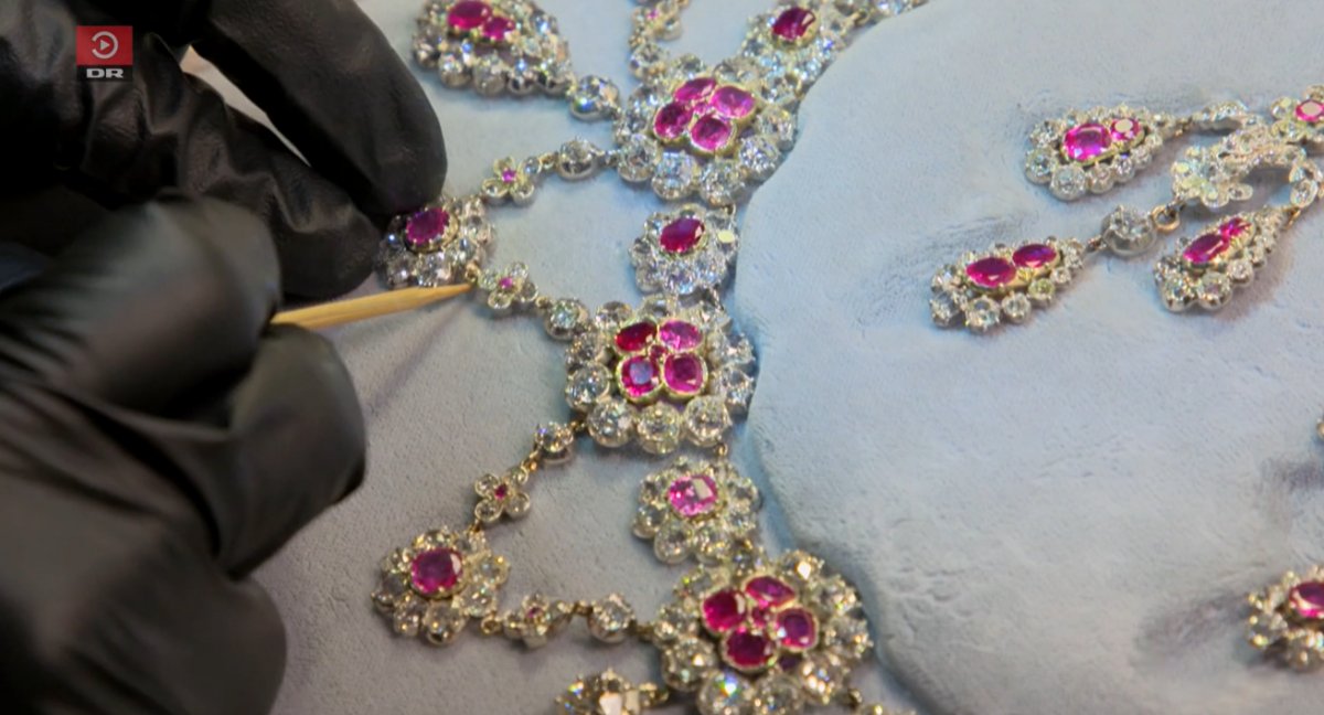 The Queen's Treasury, Episode 2