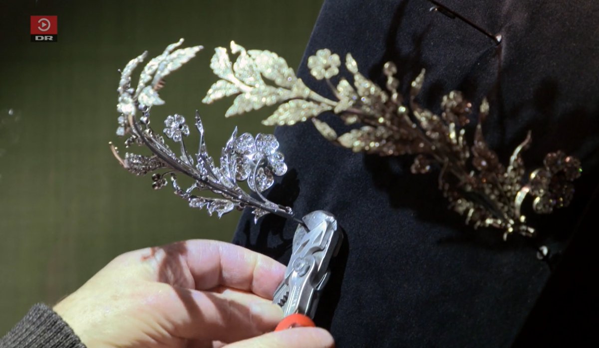 The Queen's Treasury, Episode 2