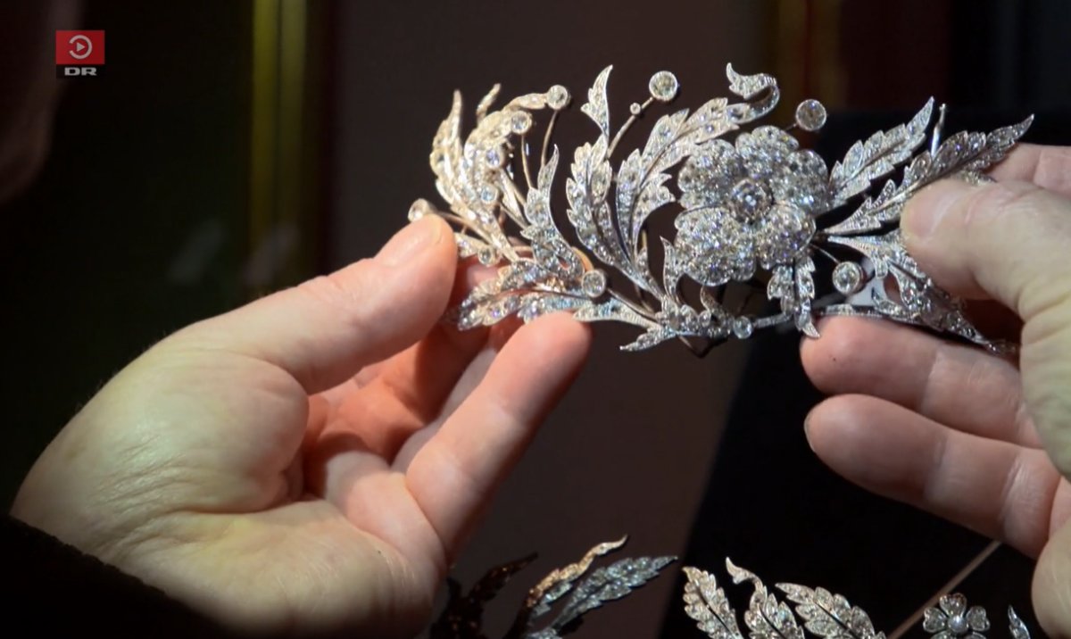 The Queen's Treasury, Episode 2