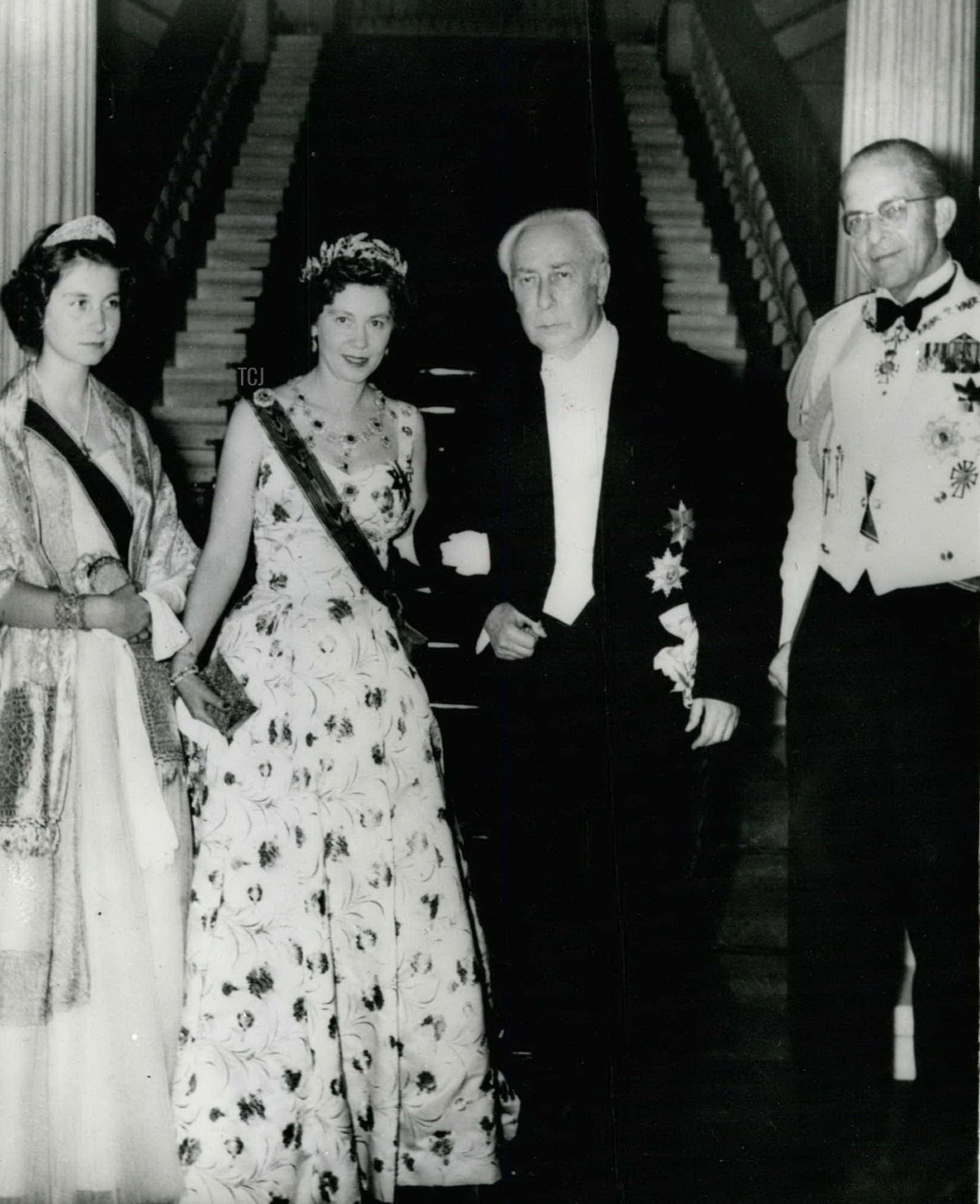 Dr. Heuss Attends Reception At The Royal Palace In Greece: Dr. Heuss, the West German President, who is in Greece on an official visit, attended a reception given by King Paul of the Hellenes at the Royal Palace in his honour