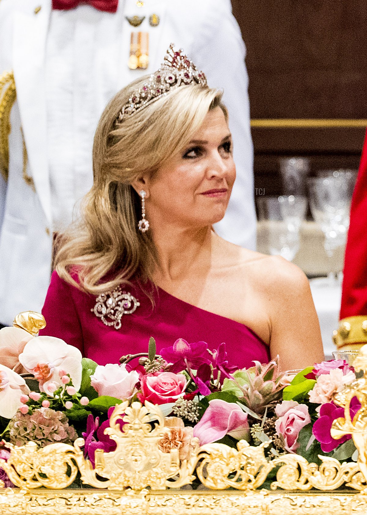 Queen Maxima of The Netherlands pose for an official picture with Halimah Yacob President of Singapore and her husband Mohamed Abdullah Alhabshee during an official state banquet at Royal Palace Amsterdam on November 21, 2018 in Amsterdam, Netherlands
