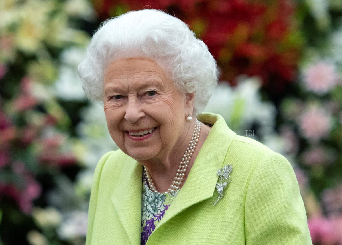 Britain's Queen Elizabeth II visits the 2019 RHS Chelsea Flower Show in London on May 20, 2019