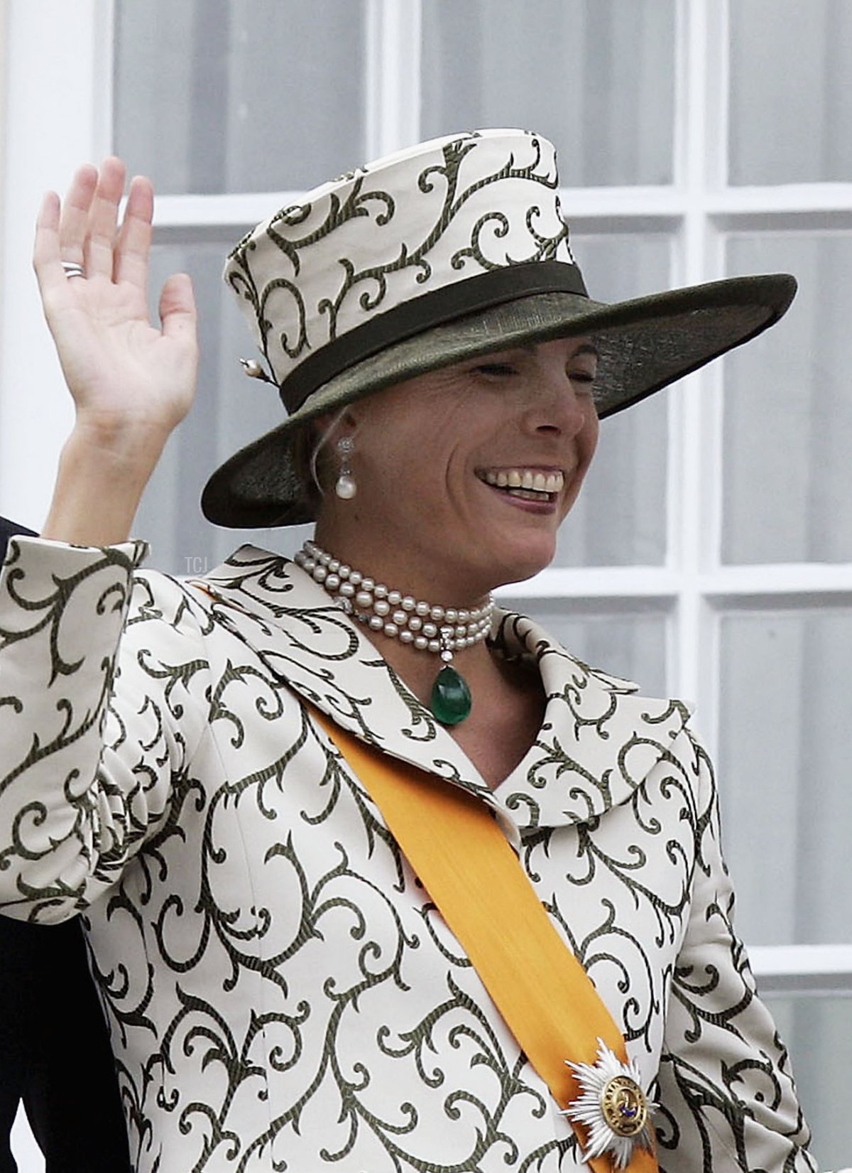 Princess Laurentien waves from the balcony of the Noordeinde Palace during the traditional ceremony to mark the annual opening of parliament September 19, 2004 in The Hague, The Netherlands