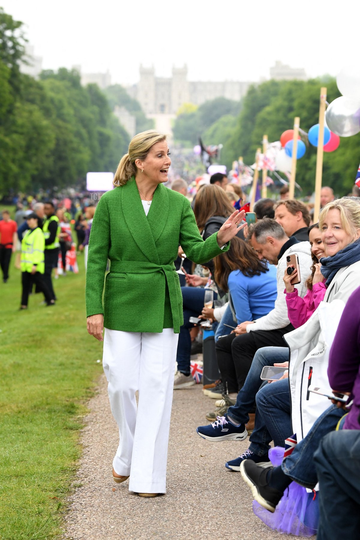 Britain's Sophie, Countess of Wessex (C) chats with attendees of the Big Jubilee Lunch on The Long Walk in Windsor on June 5, 2022 as part of Queen Elizabeth II's platinum jubilee celebrations