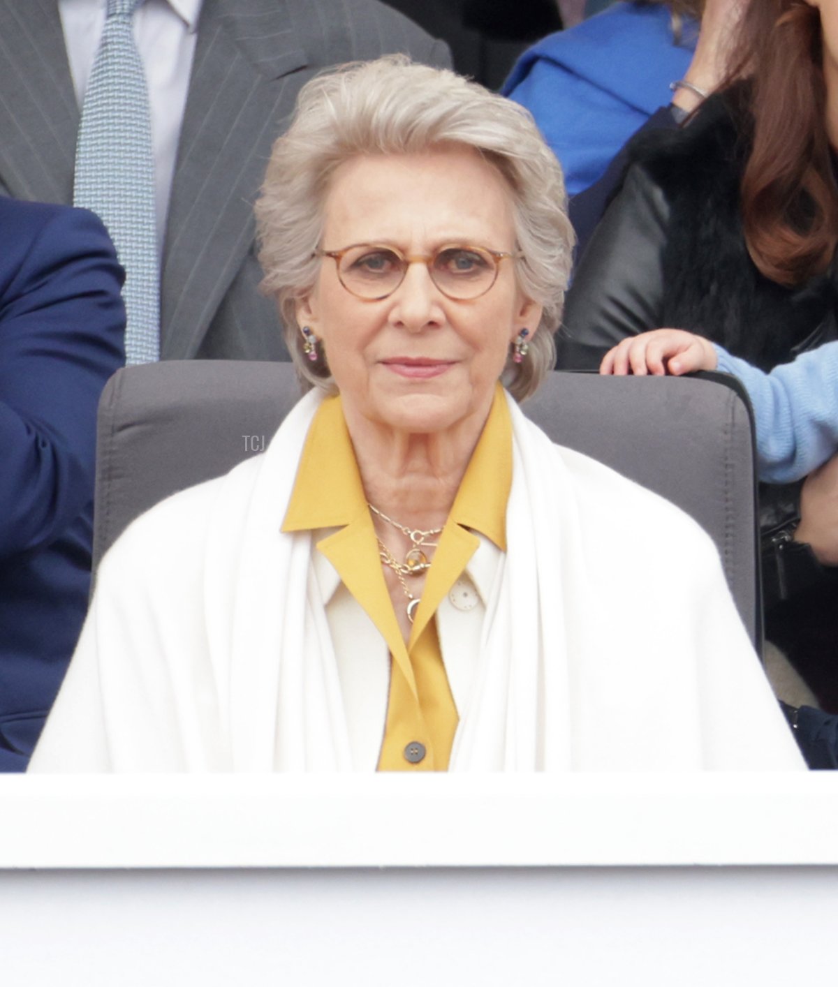 Princess Eugenie of York, August Brooksbank, Jack Brooksbank, Birgitte, Duchess of Gloucester, Lord-Lieutenant of Greater London Ken Olisa during the Platinum Pageant on June 05, 2022 in London, England