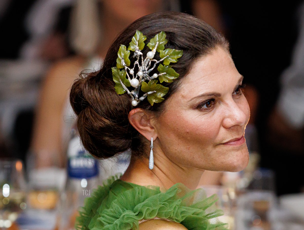 Crown Princess Victoria of Sweden attends the Entrepreneurs award ceremony of the Swedish Chamber of Commerce gala dinner at the Okura Hotel on June 7, 2022 in Amsterdam, Netherlands