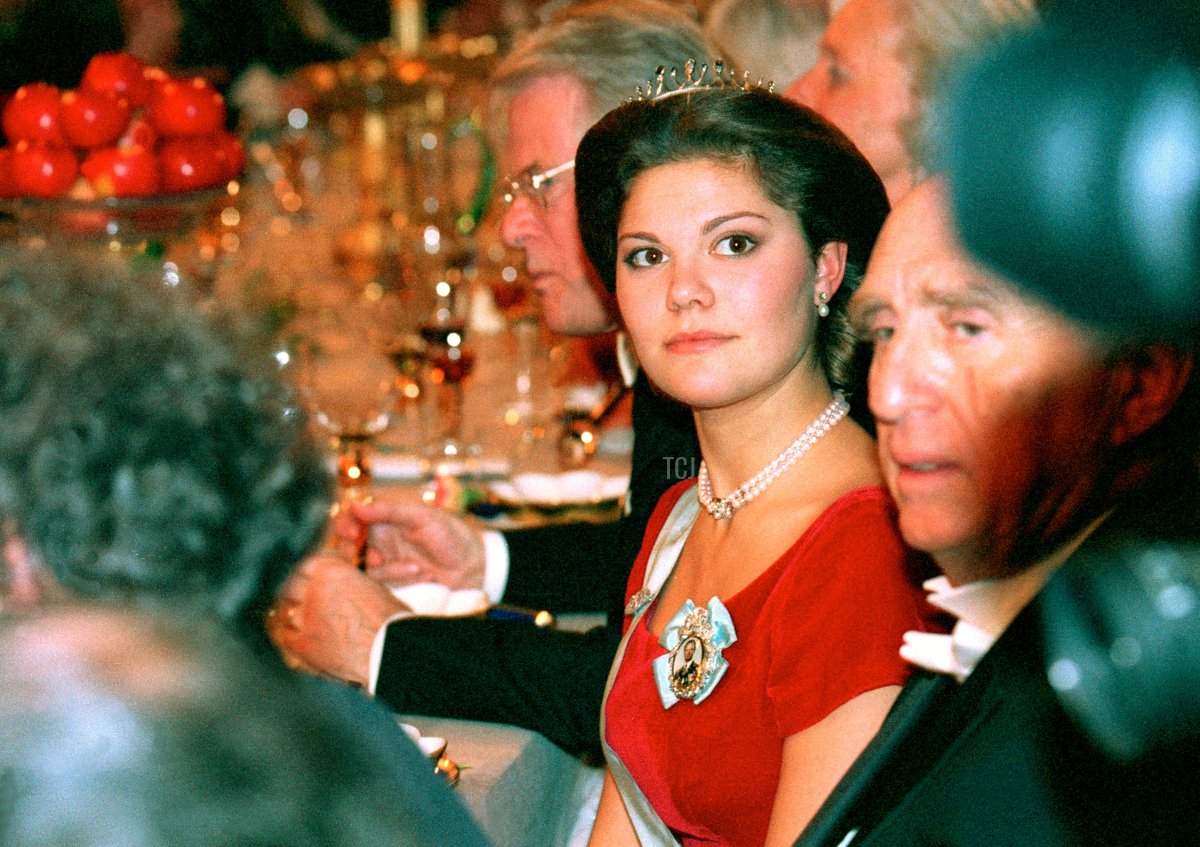 Crown Princess Victoria at the Nobel banquet at the dinner table in Stockholm City hall 1995