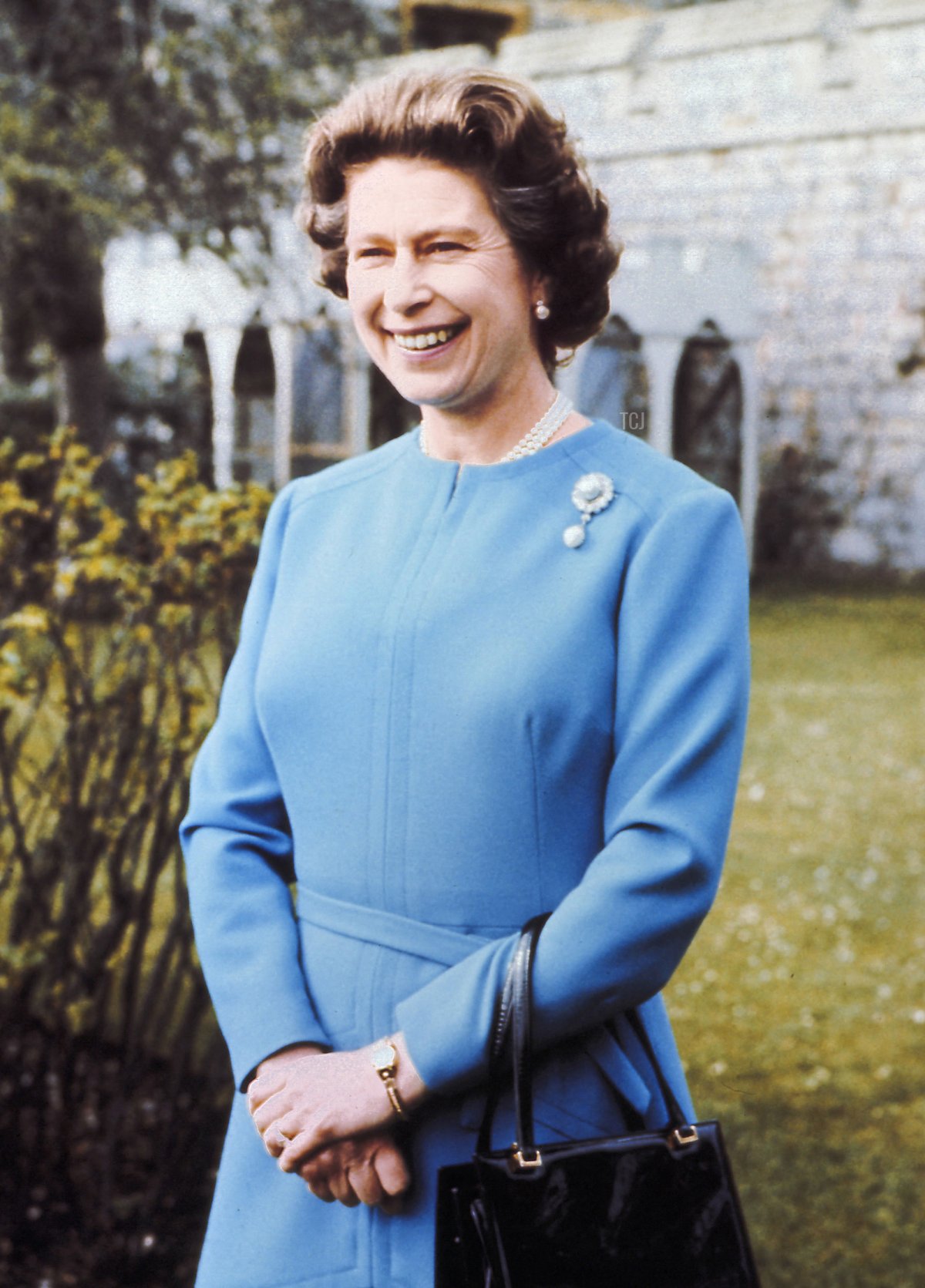 The Queen Elizabeth II poses for her 50th birthday, in April 1976 in Windsor