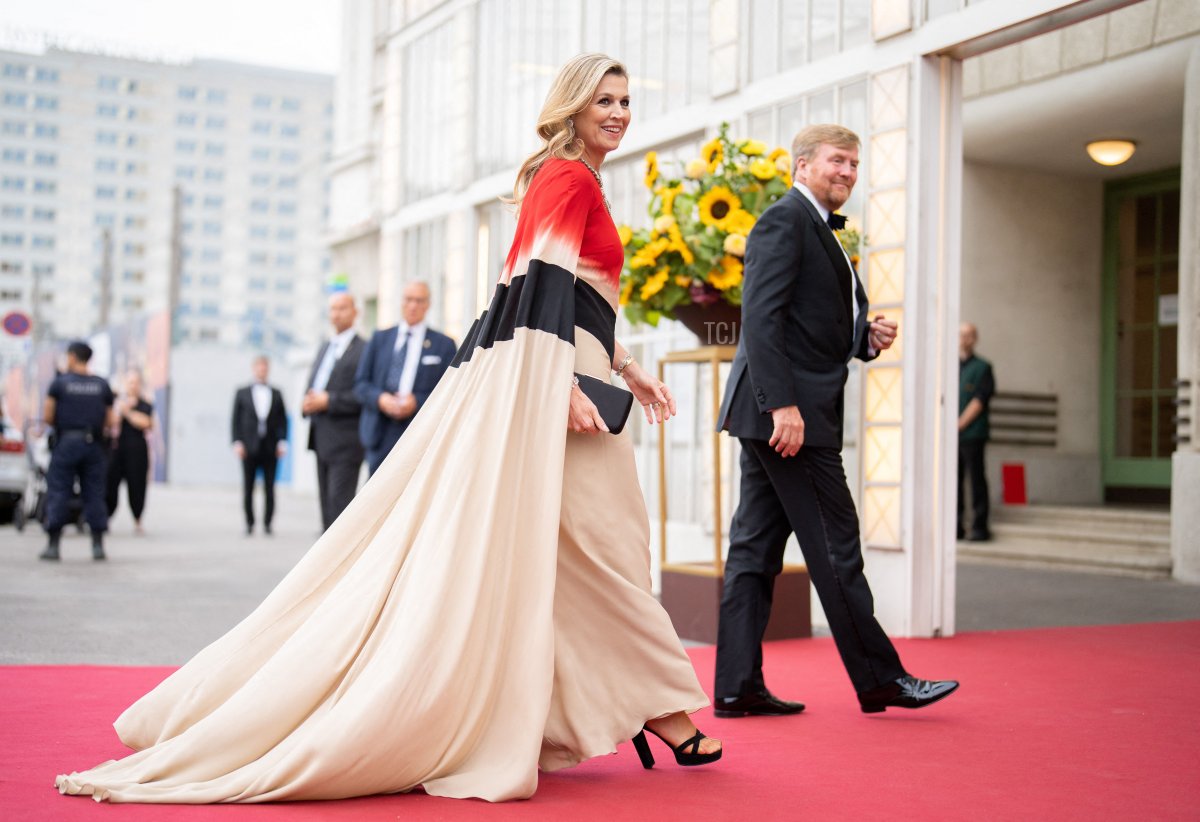 Queen Maxima of The Netherlands and King Willem-Alexander of The Netherlands arrive for a meeting with the Dutch chamber choir at Konzerthaus concert hall on June 28, 2022 in Vienna, Austria