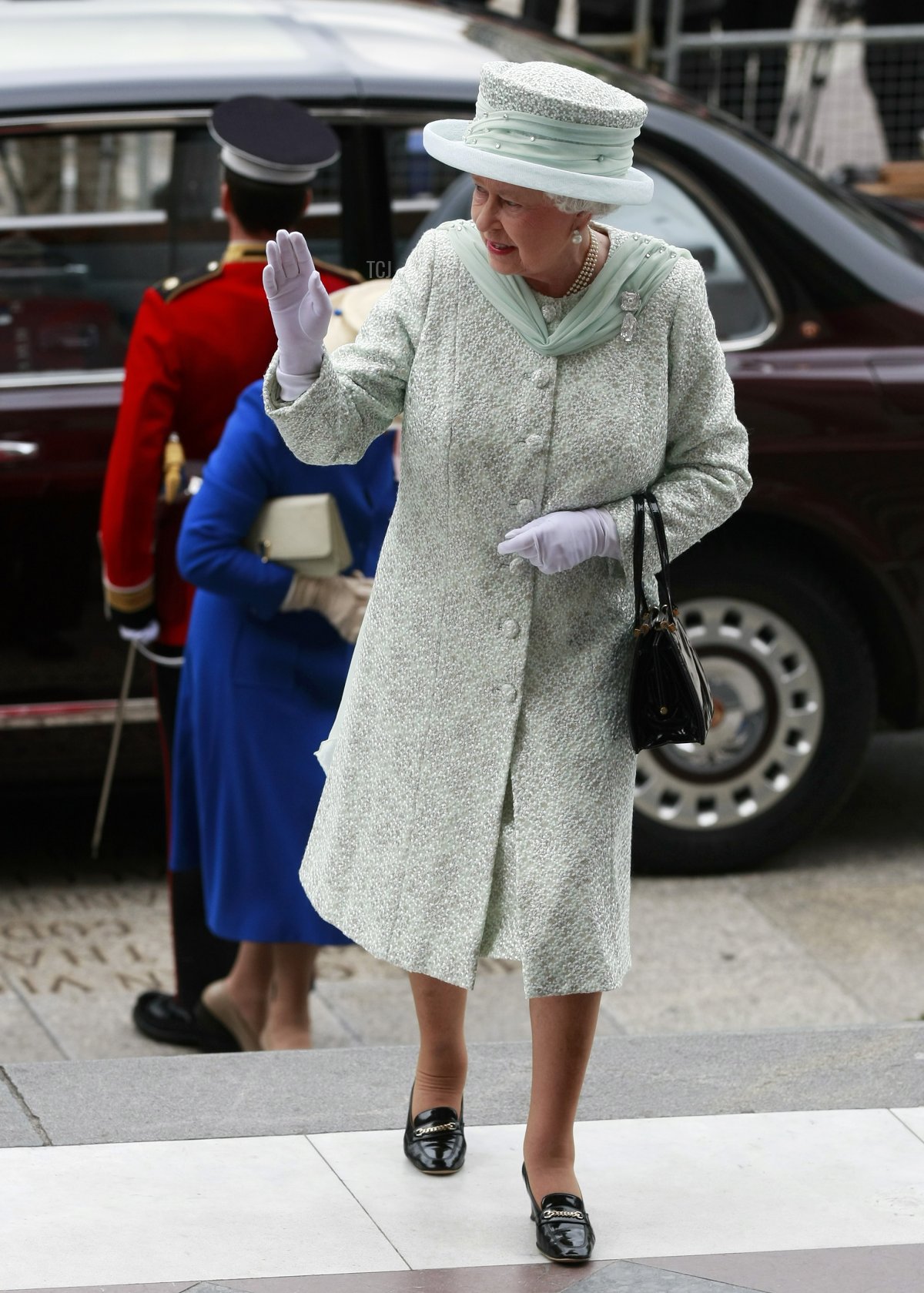 Queen Elizabeth II arrives at St Paul's Cathedral for a service of thanksgiving on June 5, 2012 in London, England