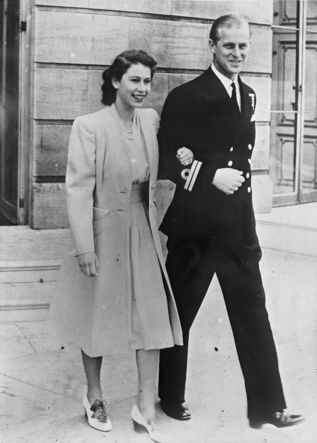 Elizabeth and Philip greet the press, 10 Jul 1947