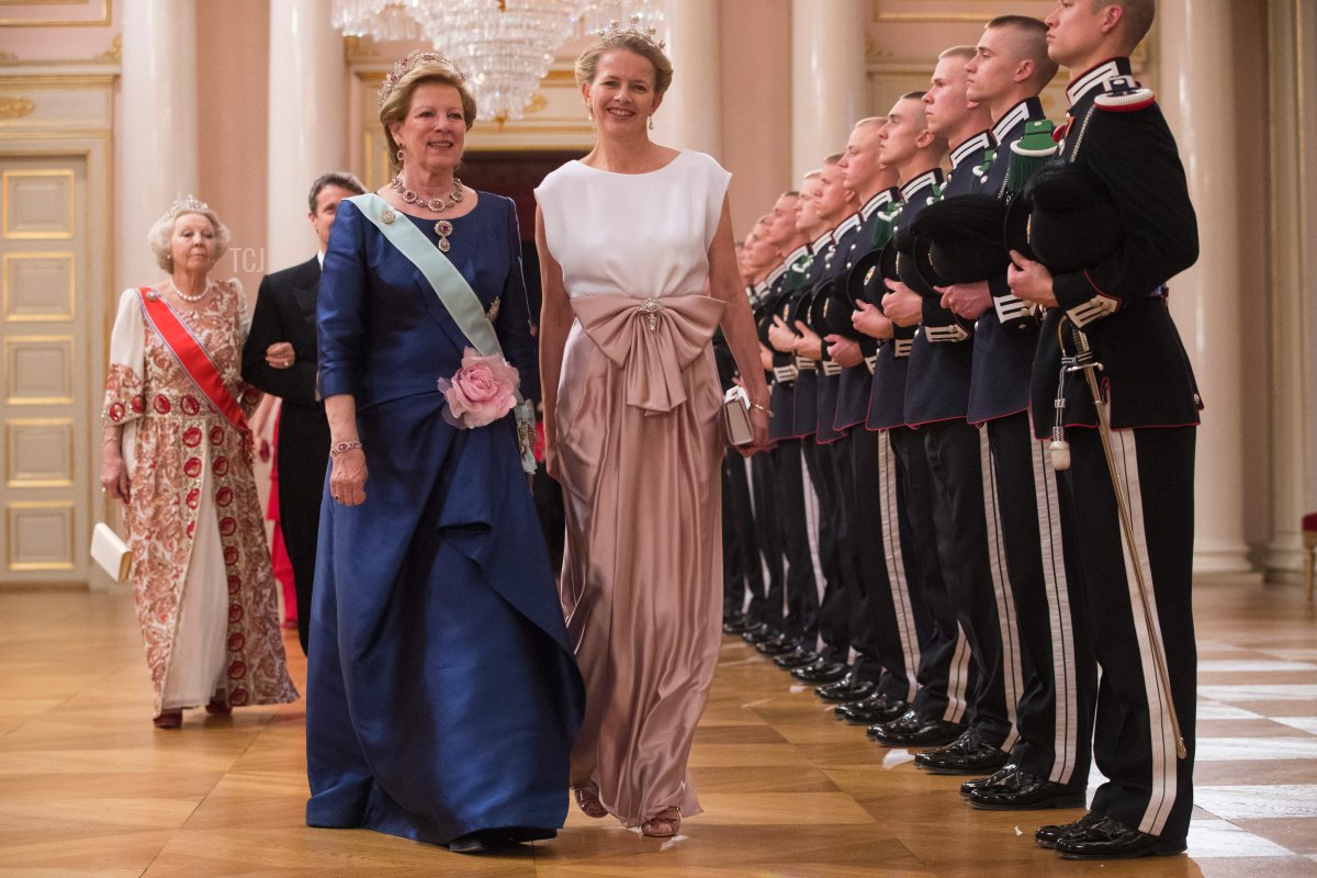Queen Anne-Marie of Greece and princess Mabel of Oranje-Nassau from the Netherlands arrive for a gala dinner at the Royal Palace in Oslo, Norway on May 9, 2017 to mark the 80th Birthday of the King and Queen
