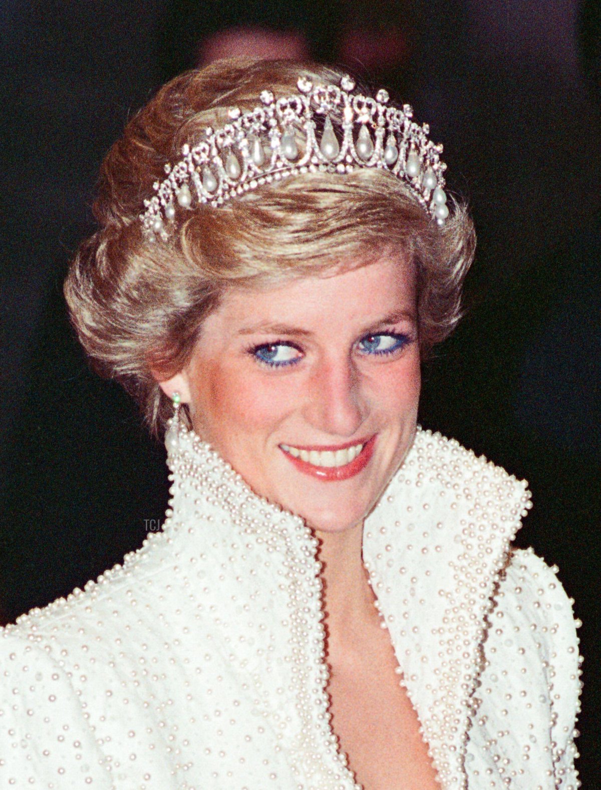 HRH The Princess of Wales, Princess Diana visit To Hong Kong as part of their Far East tour. Princess Diana wears a diamond coronet and pearls a studded gown and short jacket. Diana is attending the opening of the new Hong Kong Cultural Centre, Nov 1989