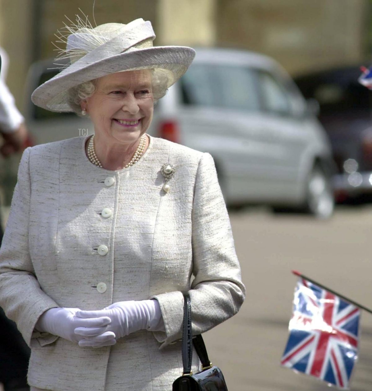 Queen Elizabeth II leaves St Georges Chapel at Windsor Castle, 02 June 2002, after a service to mark her Golden Jubilee, or fifty years on the throne
