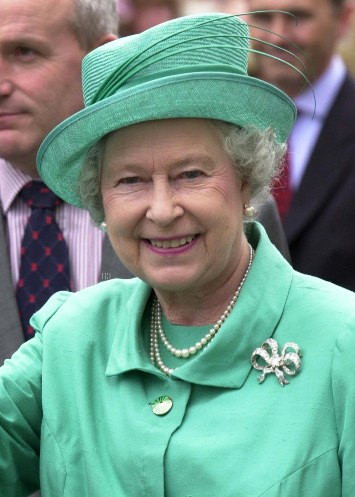 Queen Elizabeth II leaves the Guildhall in Windsor after unveiling a portrait of herself by artist Theodore Ramos 03 June, 2002, to mark her Golden Jubilee