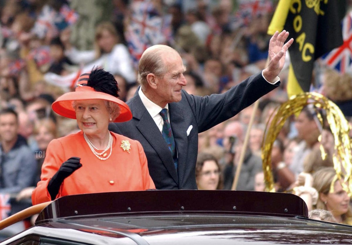 Queen Elizabeth II and the Duke of Edinburgh returning from St Paul's Cathedral in London, 04 June 2002, after a service of Thanksgiving to celebrate The Queen's Golden Jubilee