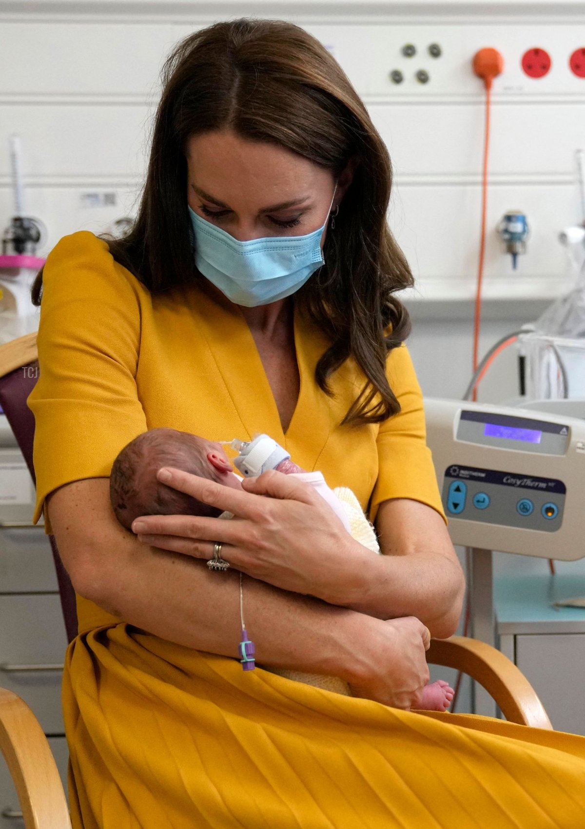 Catherine, Princess of Wales visits the maternity unit at the Royal Surrey County Hospital on October 5, 2022 in Guildford, England