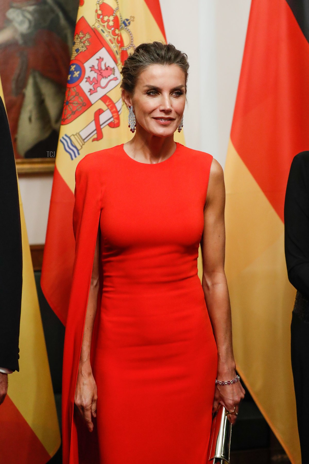 Queen Letizia of Spain greets guests during a defilee at Bellevue Palace on October 17, 2022 in Berlin, Germany