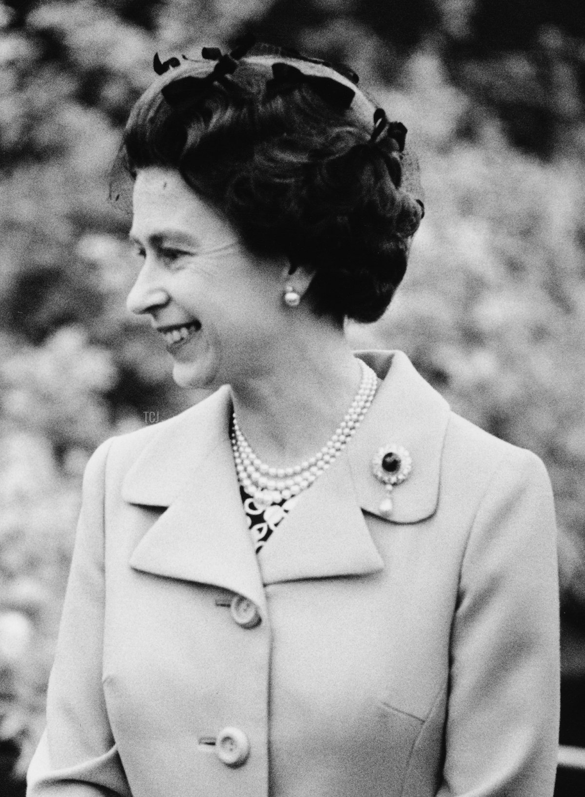 Queen Elizabeth II on a tour of the Chelsea Flower Show, London, 22nd May 1973