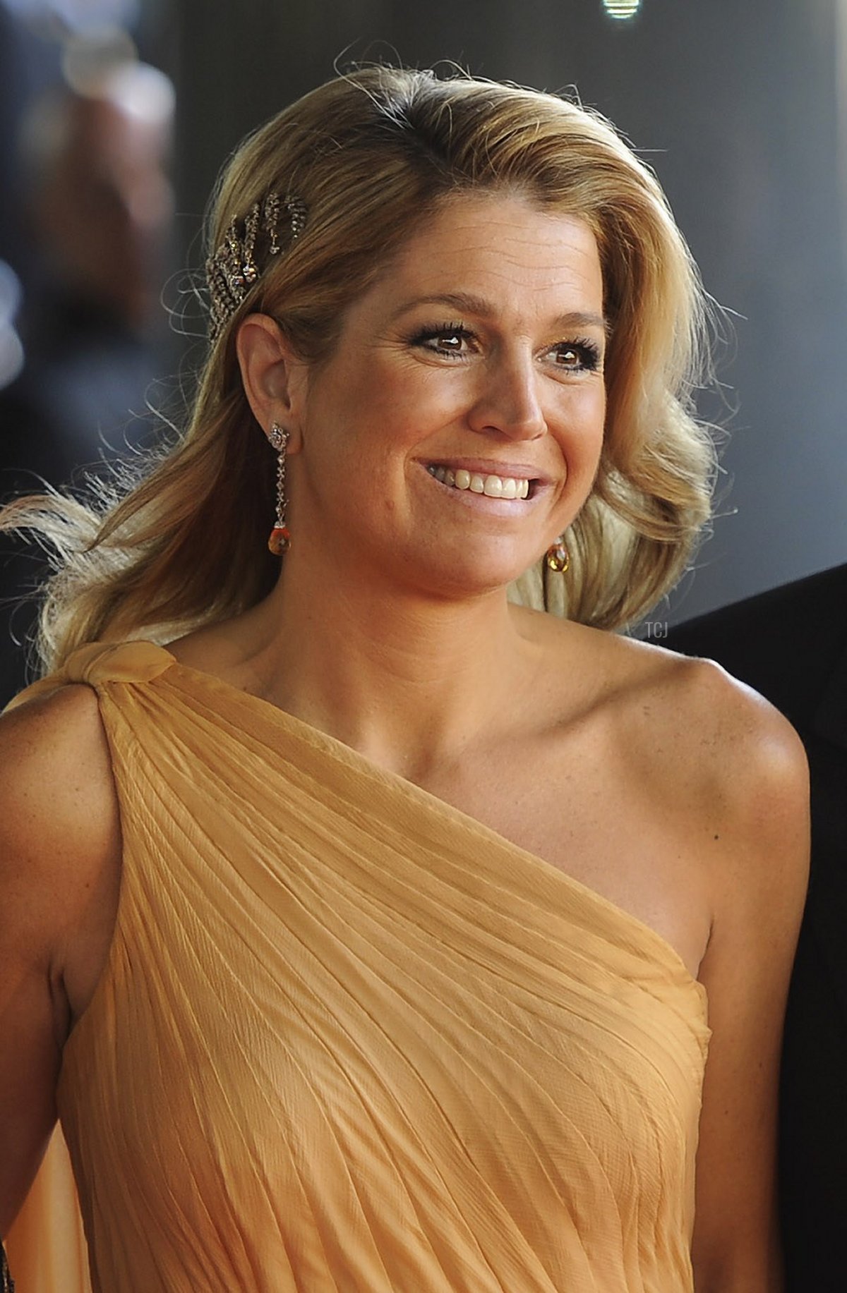 Dutch queen Beatrix (L), Princess Maxima (C) and prince Willem Alexander (R) arrive at the Concertgebouw in Amsterdam. Princess Maxima received on May 27, 2011 a concert by the Royal Concertgebouw Orchestra in Amsterdam as a gift for her 40th birthday