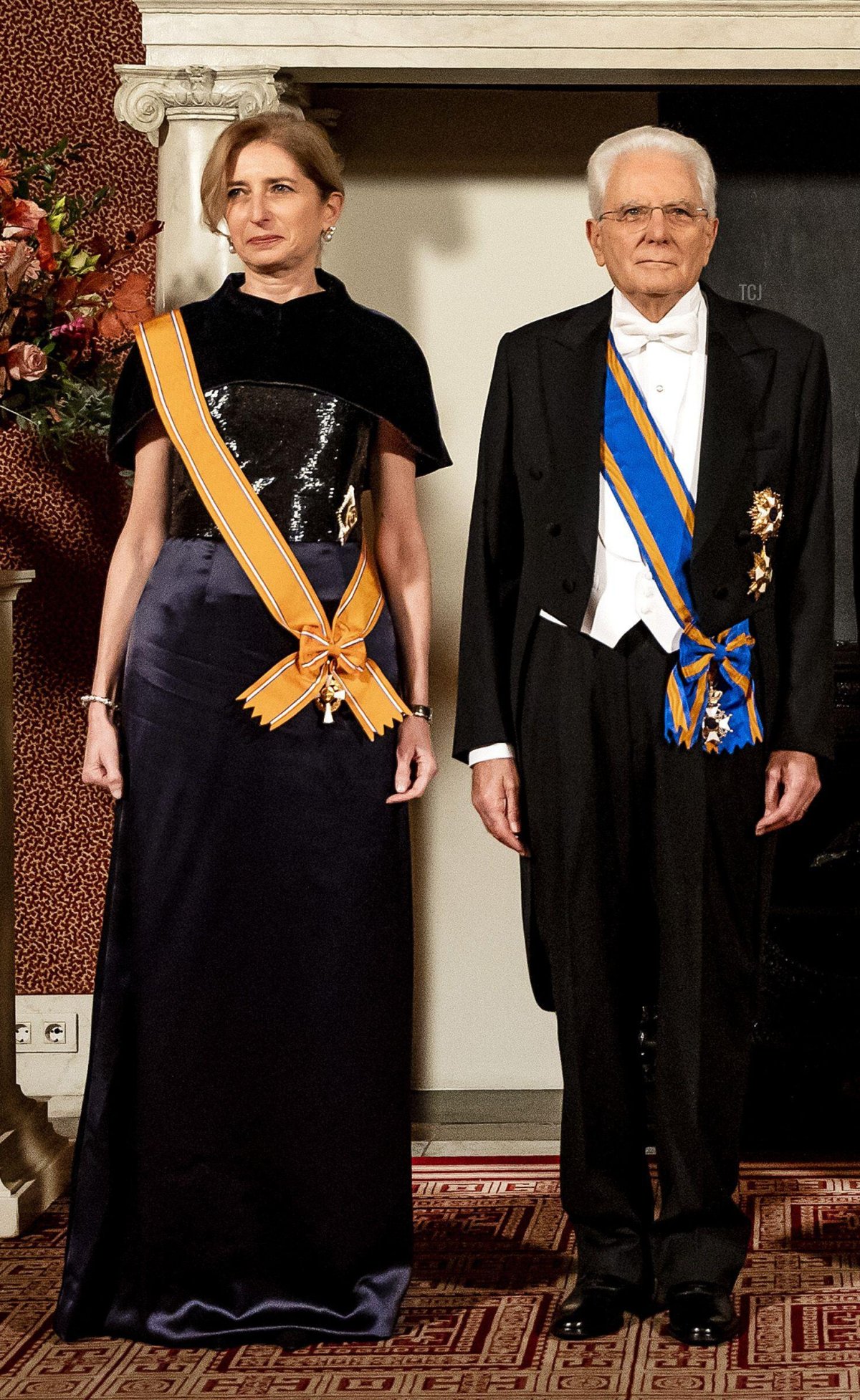 King Willem -Alexander and Queen Máxima pose for a group photo together with Italian President Sergio Mattarella and his daughter Laura Mattarella