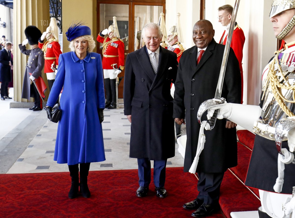 Camilla, Queen Consort, King Charles III and South African President, Cyril Ramaphosa arrive at the Grand Entrance of Buckingham Palace during a state visit on November 22, 2022 in London, England