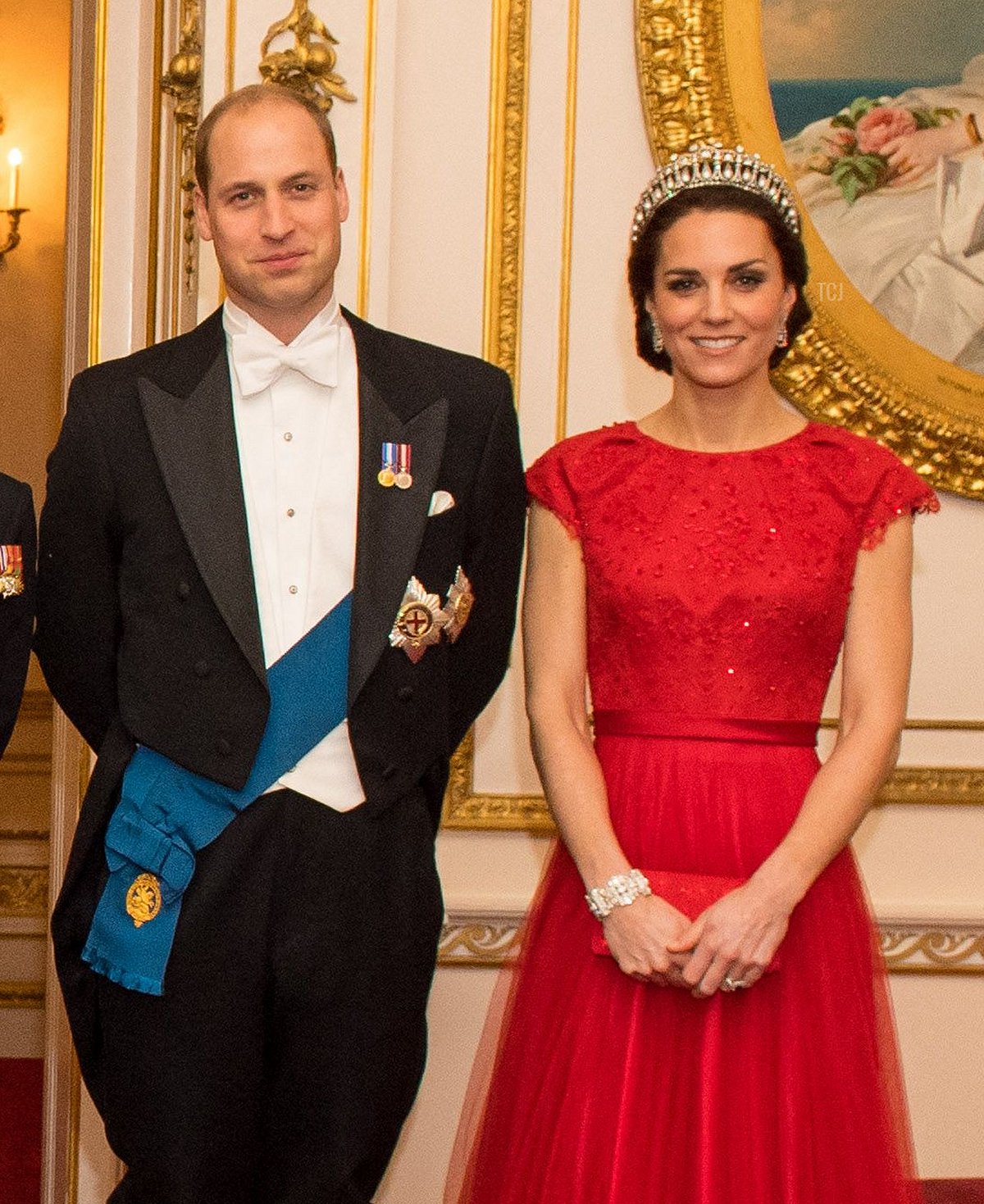 Prince William, Duke of Cambridge and his wife Catherine, Duchess of Cambridge pose for a photograph ahead of the annual evening reception for members of the Diplomatic Corps at Buckingham Palace, London on December 8, 2016 (DOMINIC LIPINSKI/POOL/AFP via Getty Images)