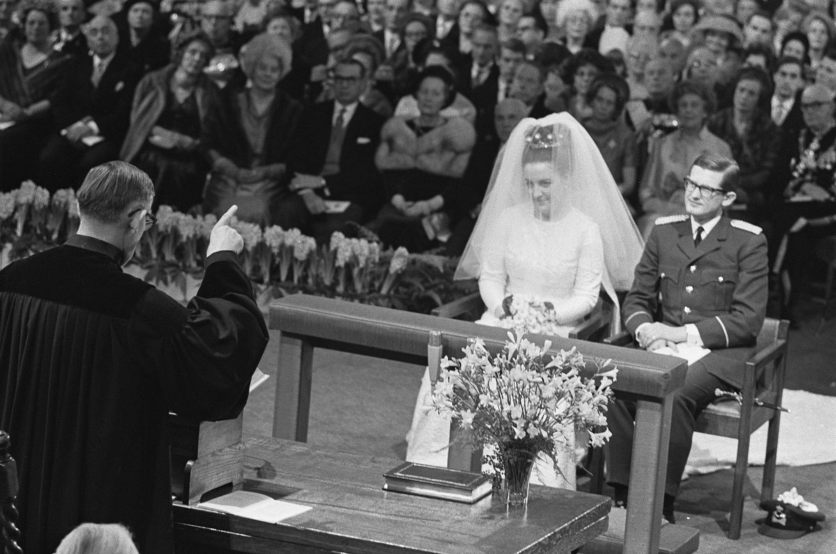 Princess Margriet of the Netherlands marries Pieter van Vollenhoven in The Hague, 10 January 1967 (Ron Kroon/Anefo/Nationaal Archief/Wikimedia Commons)