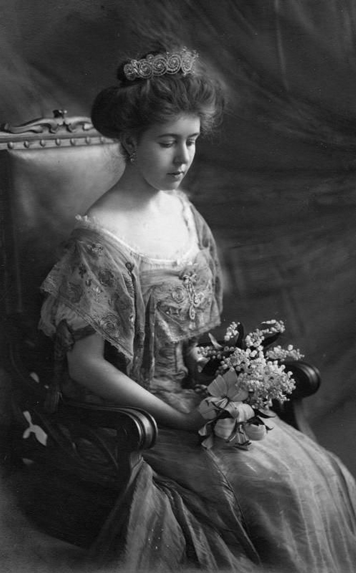 Margaret of Connaught wearing the Khedive of Egypt Tiara (Grand Ladies Site)