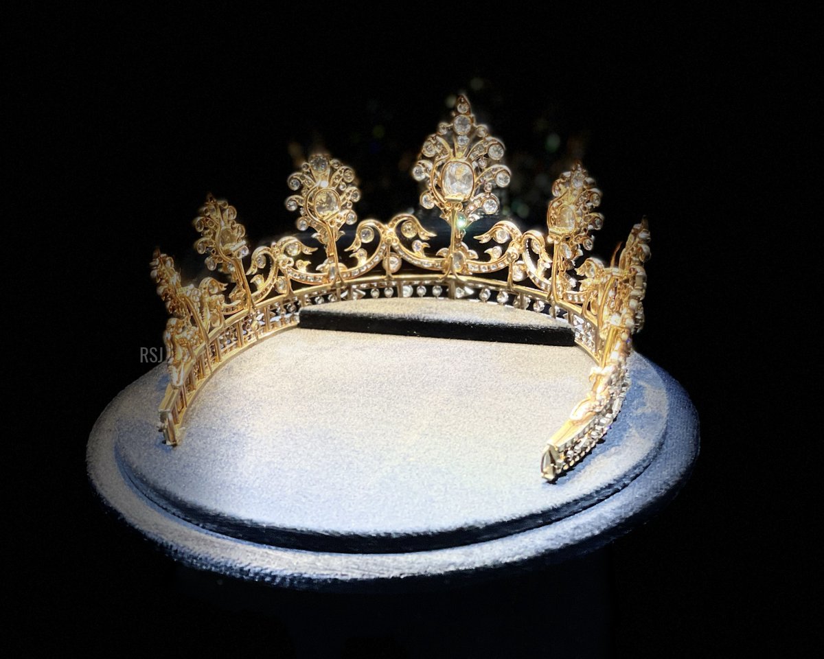 The Devonshire Tiara, displayed as part of Sotheby's Platinum Jubilee Exhibition in London, June 2022 (Raymond Janis)