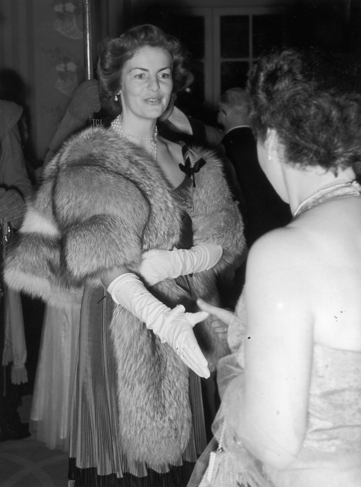 Deborah Mitford, the Duchess of Devonshire, attending the Royal Society of St George banquet, 7th October 1954 (Evening Standard/Hulton Archive/Getty Images)