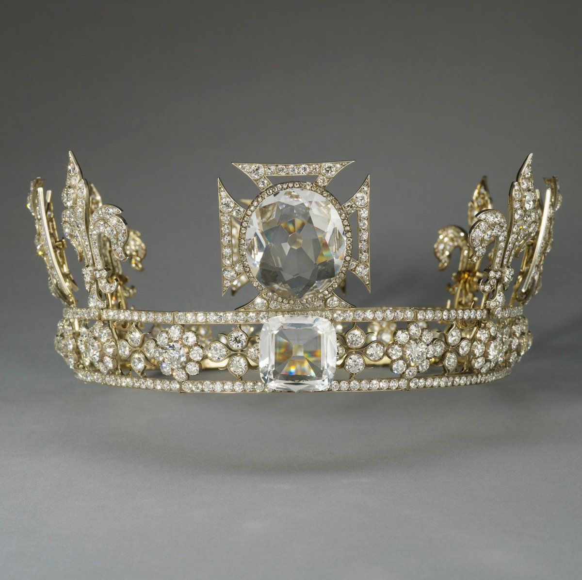 Queen Mary's Crown, 1911, shown without its velvet cap and arches (Royal Collection)