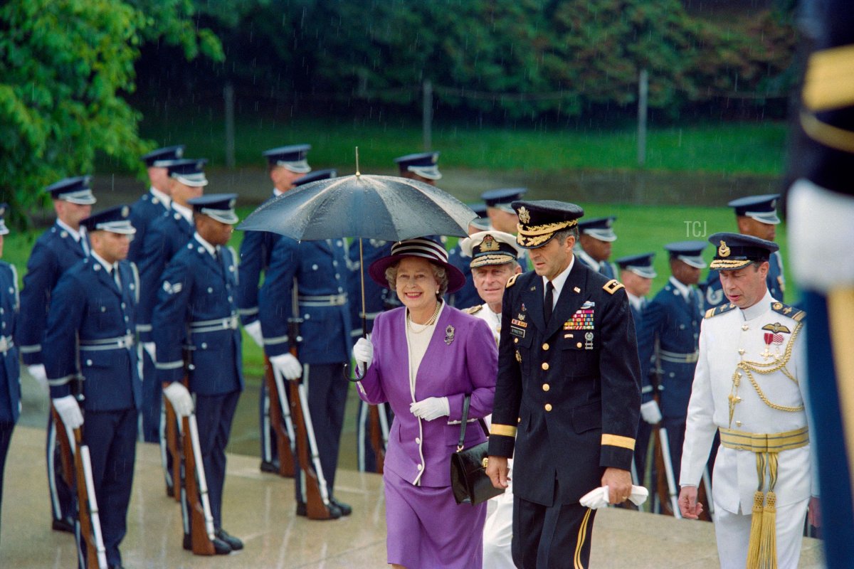 Britain's Queen Elizabeth II, followed by her husband, Prince Philip, walks up the stairs to the Tomb of the Unknown Soldier in Arlington National Cemetery on May 14, 1991 (LUKE FRAZZA/AFP via Getty Images)