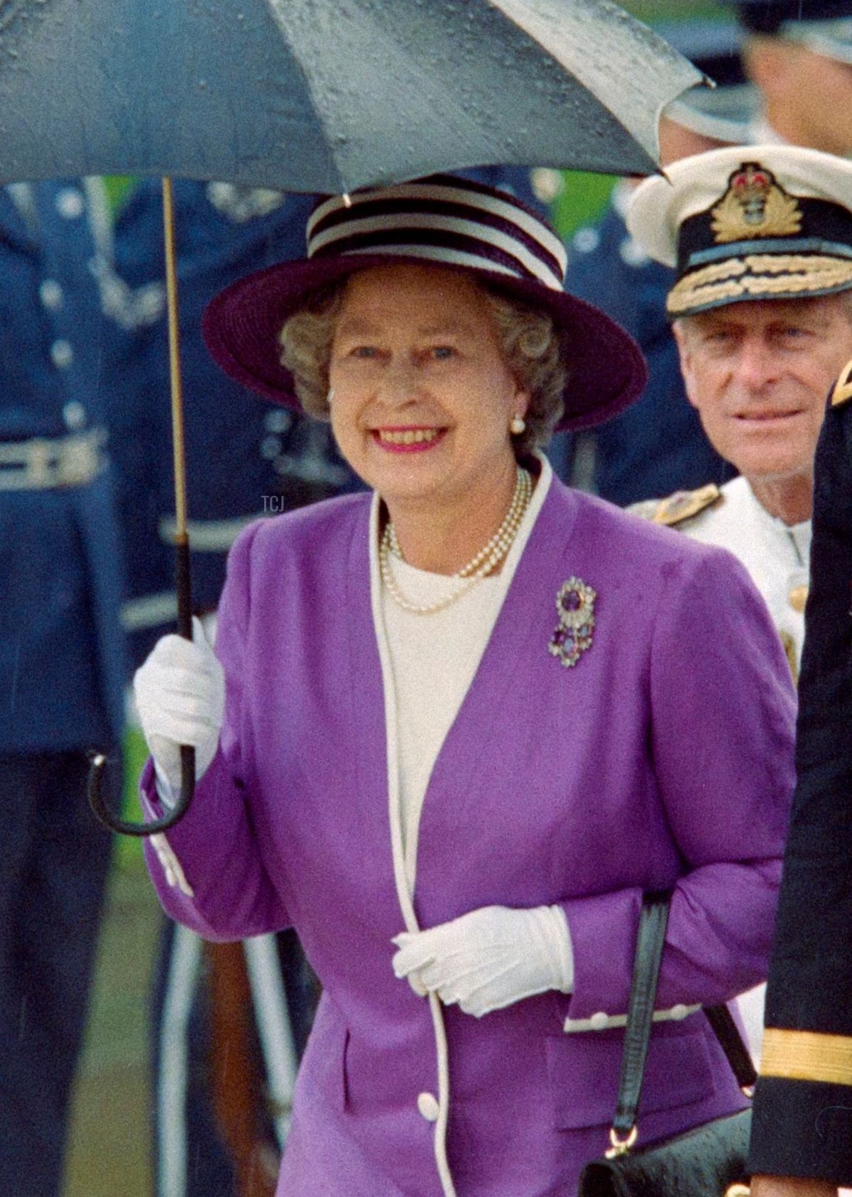 Britain's Queen Elizabeth II, followed by her husband, Prince Philip, walks up the stairs to the Tomb of the Unknown Soldier in Arlington National Cemetery on May 14, 1991 (LUKE FRAZZA/AFP via Getty Images)