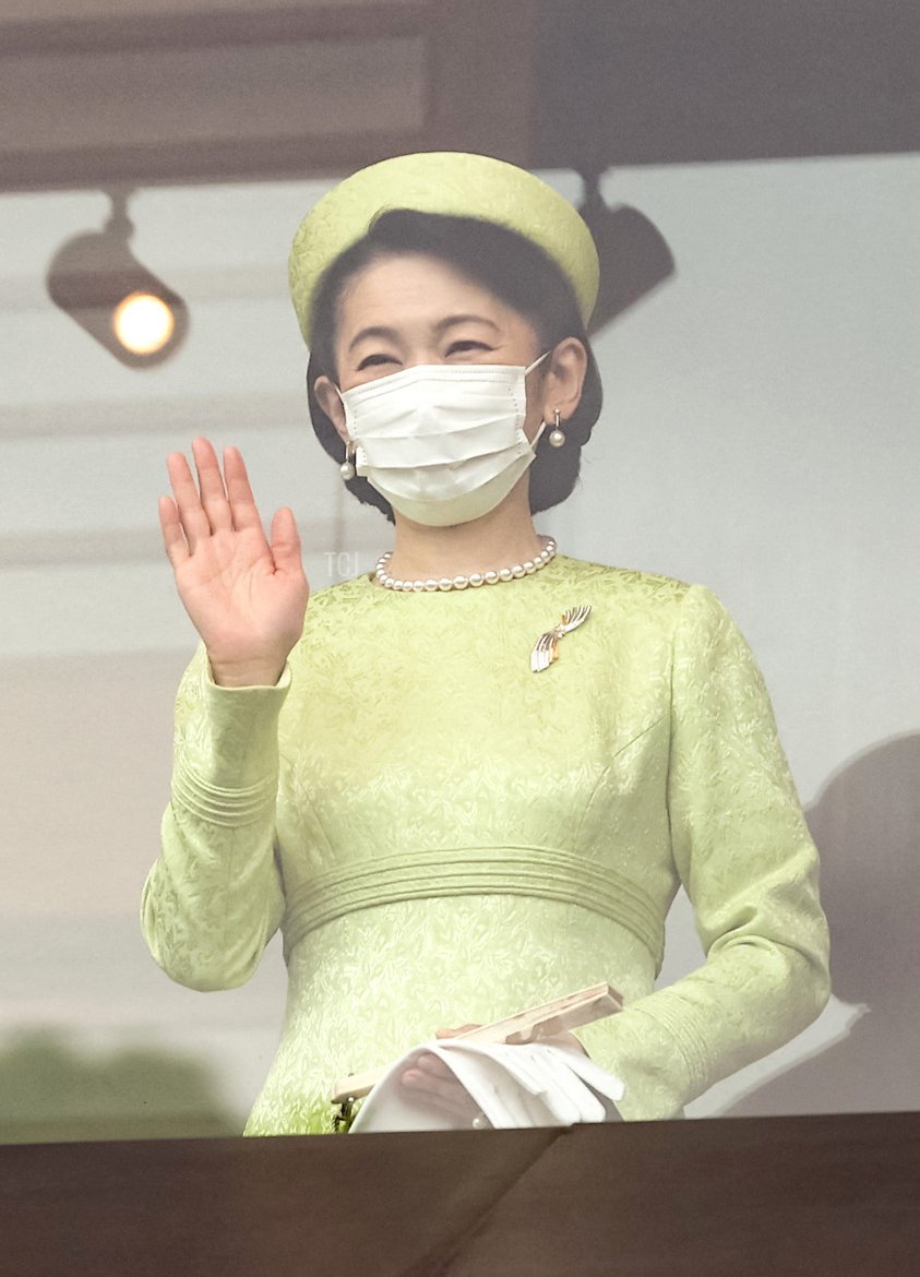 Crown Princess Kiko greets people during Emperor Naruhito's birthday celebrations at the Imperial Palace on February 23, 2022 (TAKASHI AOYAMA/POOL/AFP via Getty Images)
