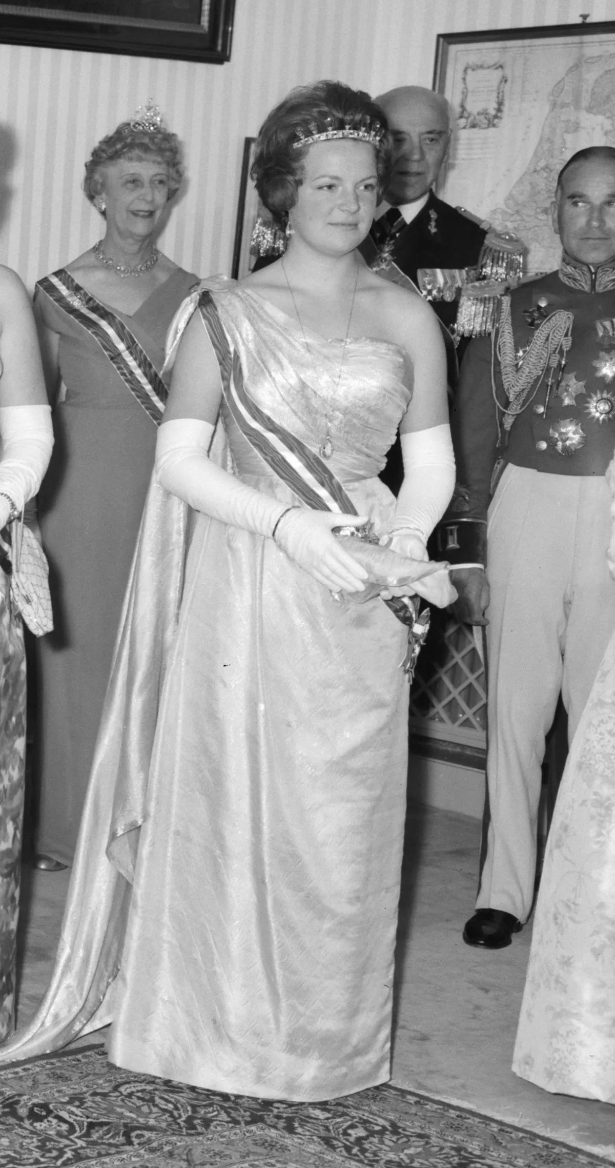 Princess Irene of the Netherlands attends a gala dinner at the Austrian embassy, May 18, 1961 (Wim van Rossem/Anefo/Nationaal Archief/Wikimedia Commons)