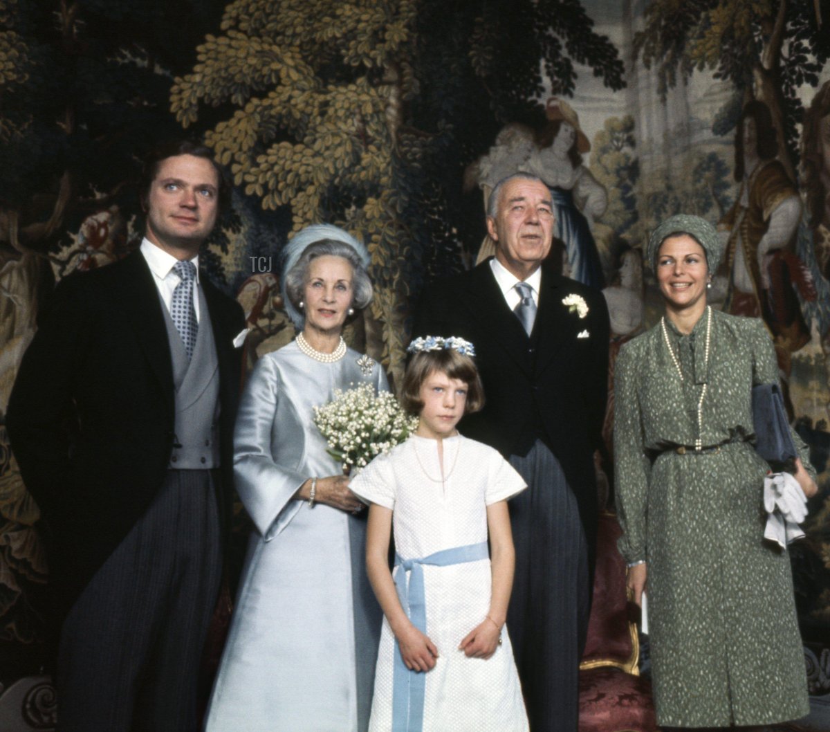 King Carl XVI Gustaf of Sweden, Princess Lilian of Sweden, Helene Silfverschiold, Prince Bertil of Sweden, and Queen Silvia of Sweden pose for an official picture following Bertil and Lilian's wedding in Stockholm, December 7, 1976 (SVT/TT News Agency/Alamy)
