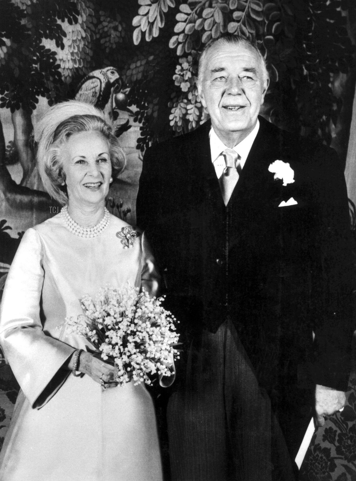 The official photo of the wedding of Princess Lilian and Prince Bertil of Sweden, December 7, 1976 (Scanpix/TT News Agency/Alamy)