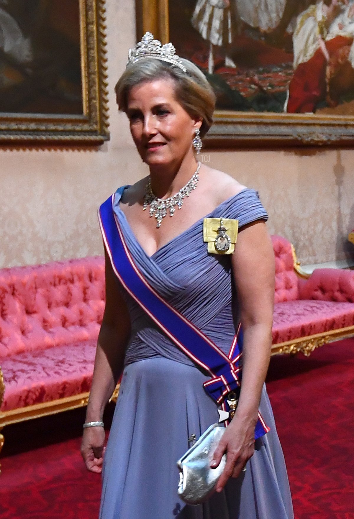 The Countess of Wessex arrives through the East Gallery for a state banquet at Buckingham Palace in London, England on June 3, 2019 (Victoria Jones- WPA Pool/Getty Images)