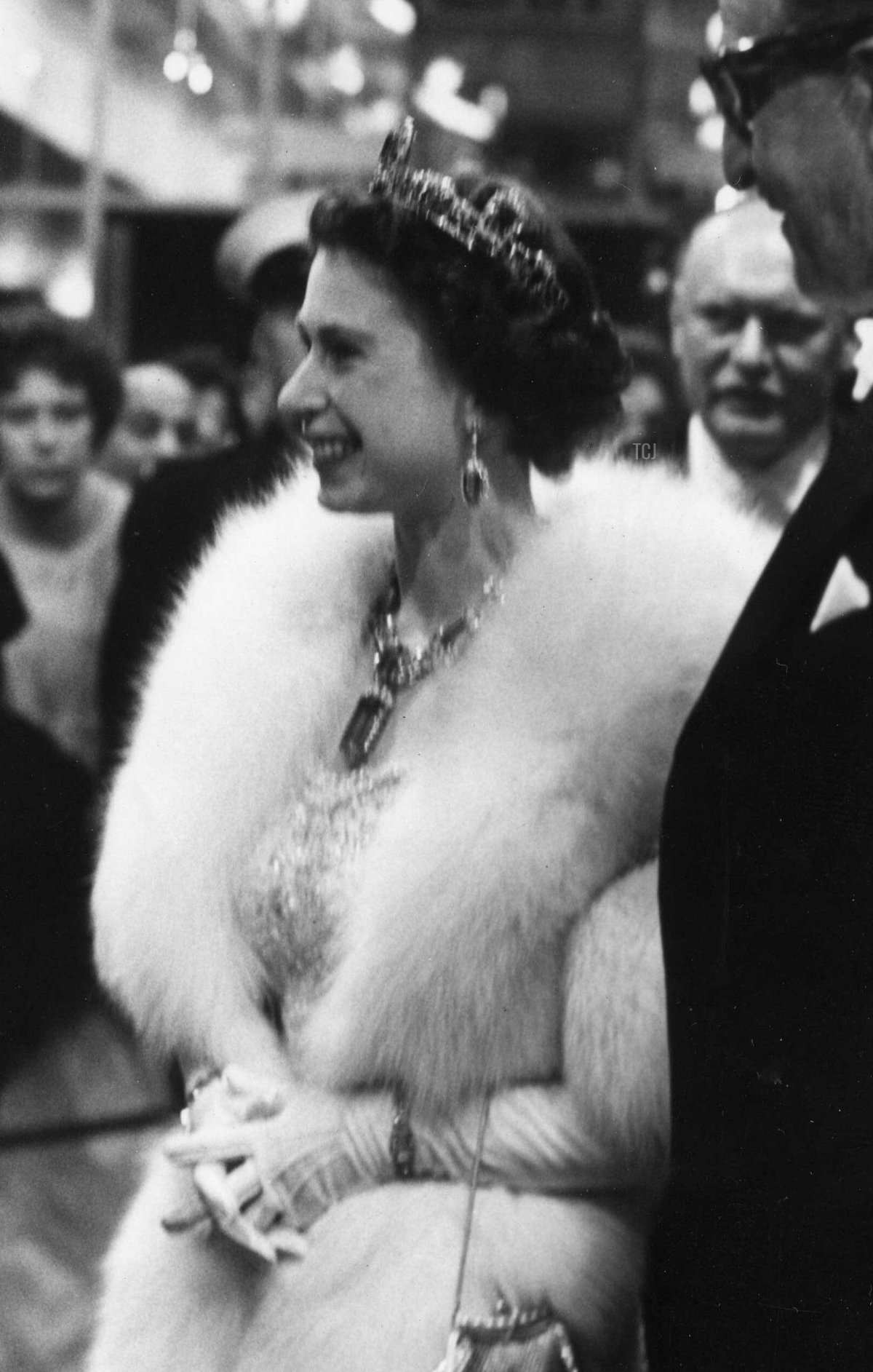 Queen Elizabeth II attends the Royal Film Performance of Les Girls at the Odeon Theatre in Leicester Square, London, November 4, 1957 (Masheter Movie Archive/Alamy)