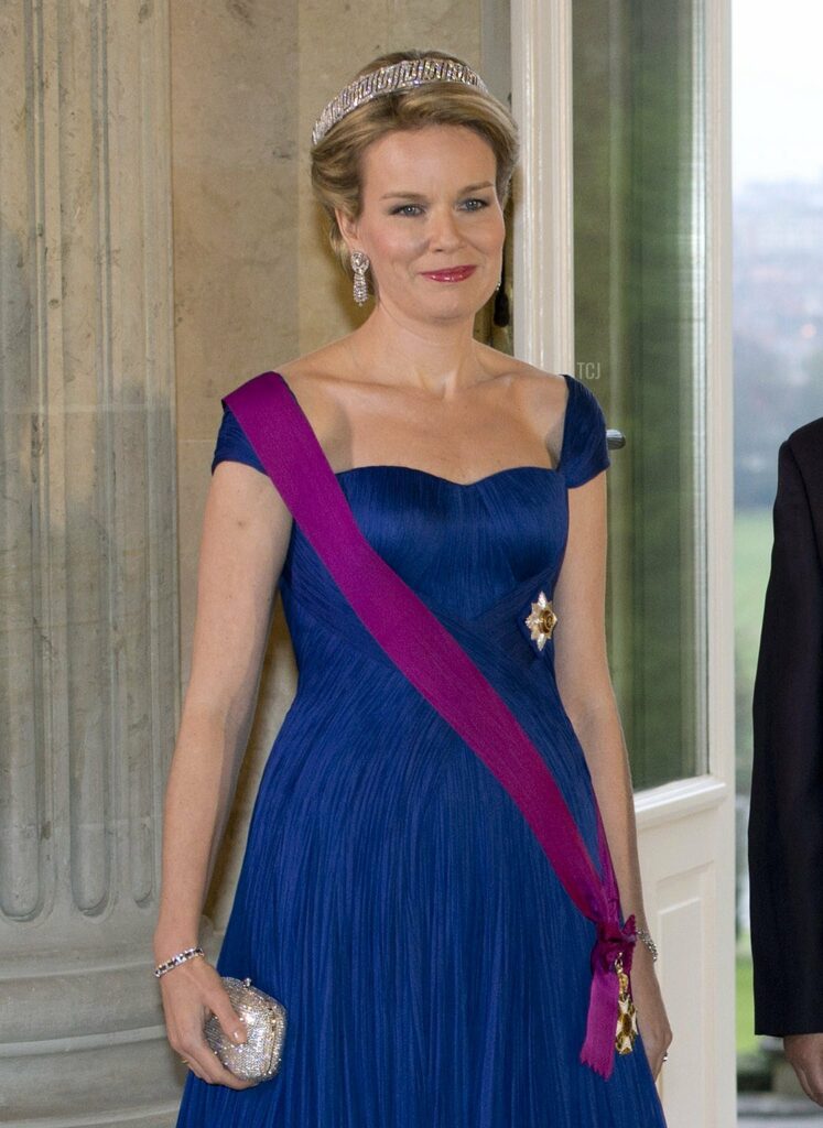Queen Mathilde Ring Fantastic Diamond Fringe Earrings for Queen Mathilde in South Africa